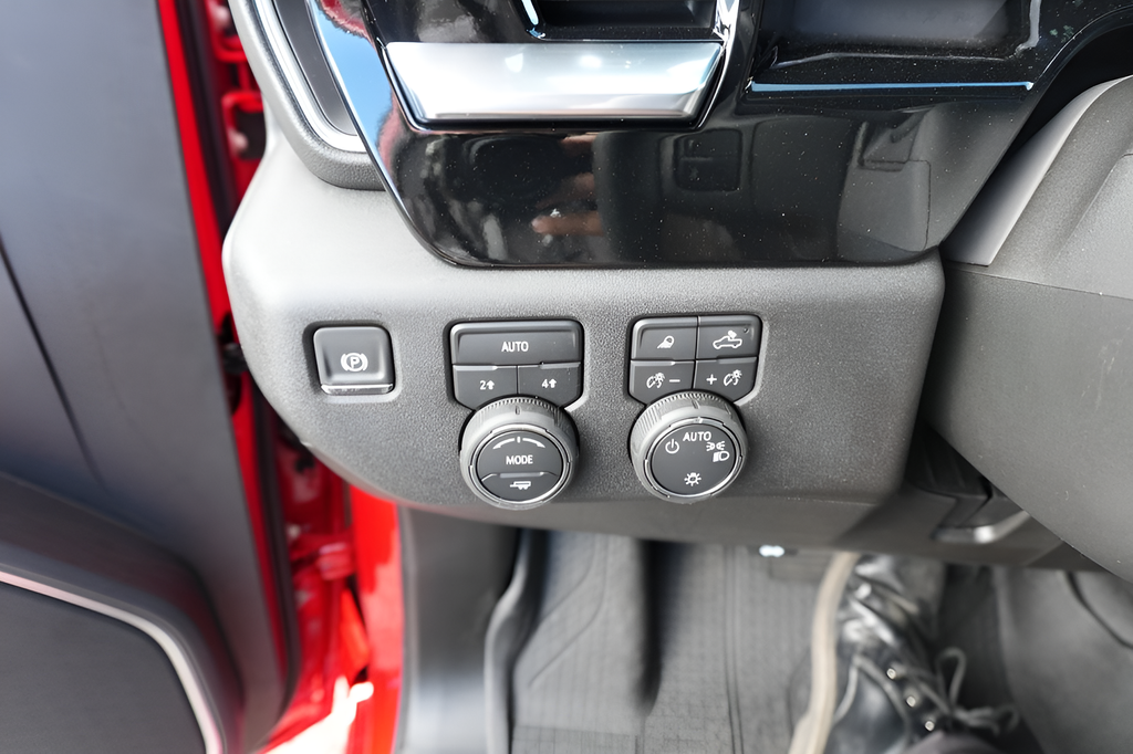 2026 Chevrolet Silverado 1500 Crew Cab Short Box 4-Wheel Drive LT 1LT