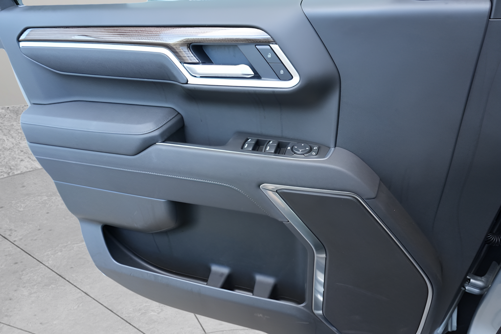 2026 Chevrolet Silverado 1500 Crew Cab Short Box 4-Wheel Drive LT 1LT