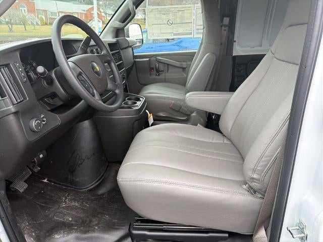 2025 Chevrolet Express Cargo 2500 2500 Regular Wheelbase Rear-Wheel Drive