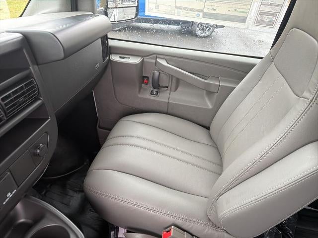 2025 Chevrolet Express Cargo 2500 2500 Regular Wheelbase Rear-Wheel Drive