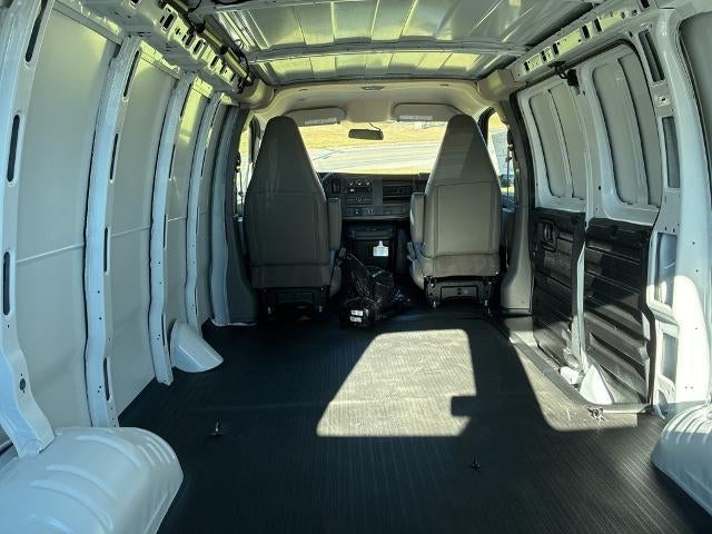 2025 Chevrolet Express Cargo 2500 2500 Regular Wheelbase Rear-Wheel Drive