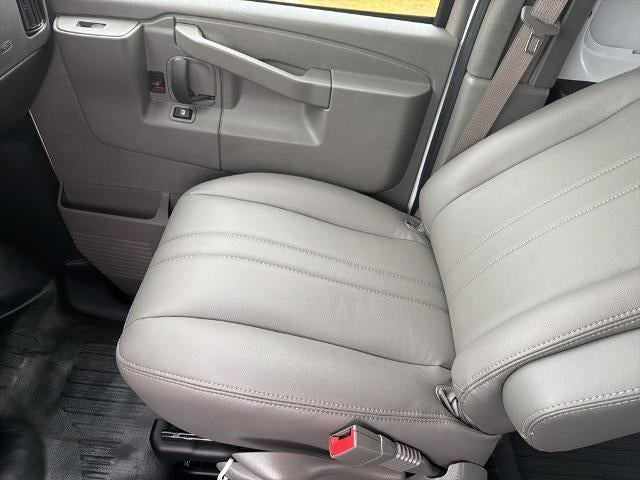 2025 Chevrolet Express Cargo 3500 3500 Regular Wheelbase Rear-Wheel Drive
