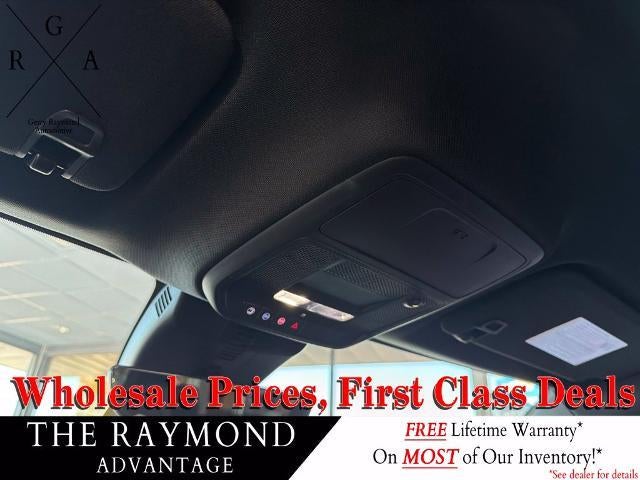 2027 Chevrolet Traverse LT w/2LT