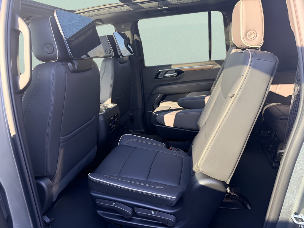 2026 Chevrolet Suburban 4WD Premier