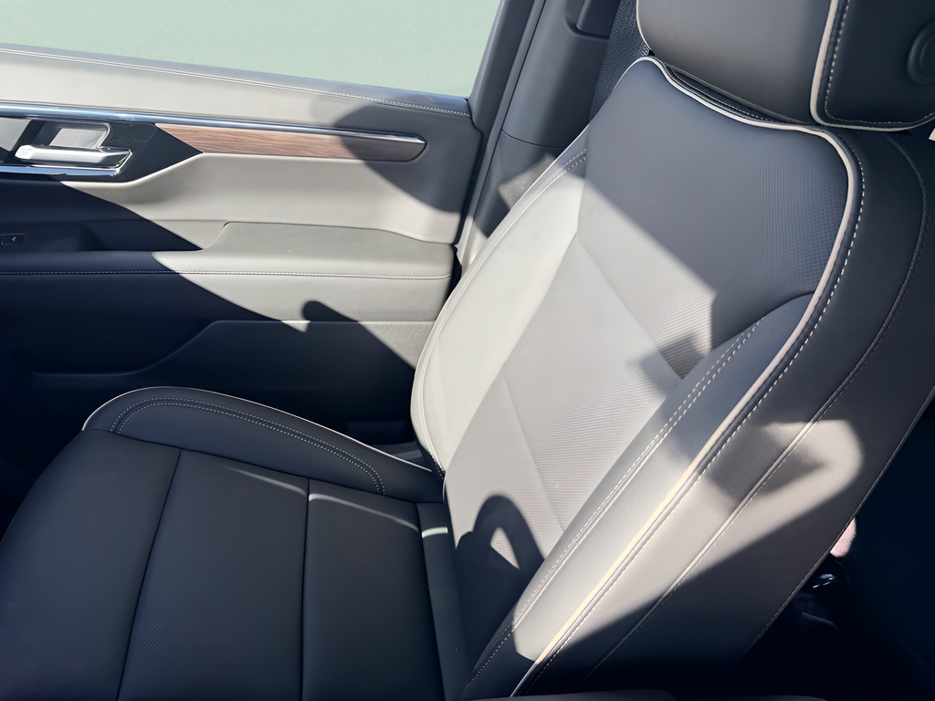 2026 Chevrolet Suburban 4WD Premier