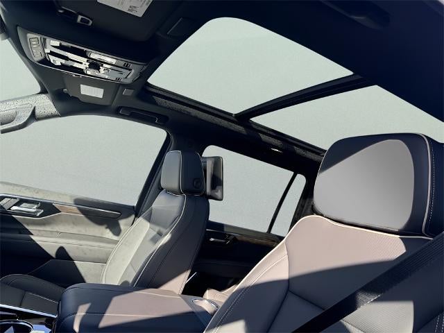 2026 Chevrolet Suburban 4WD Premier