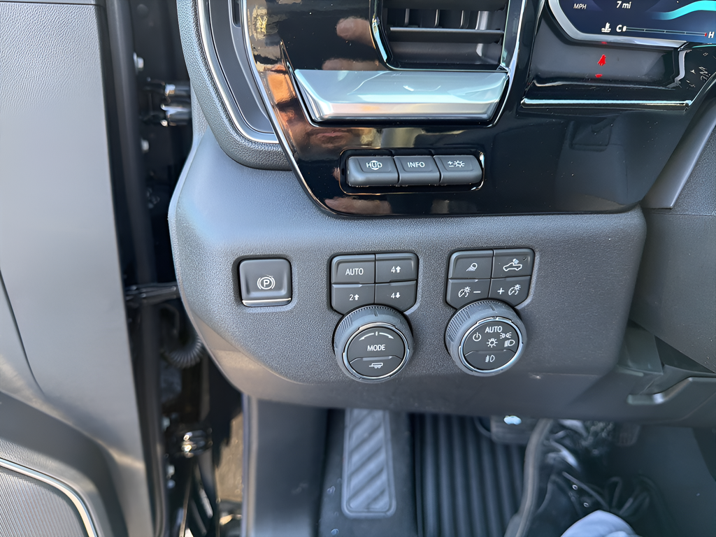 2026 Chevrolet Silverado 2500 HD Crew Cab Standard Box 4-Wheel Drive LTZ