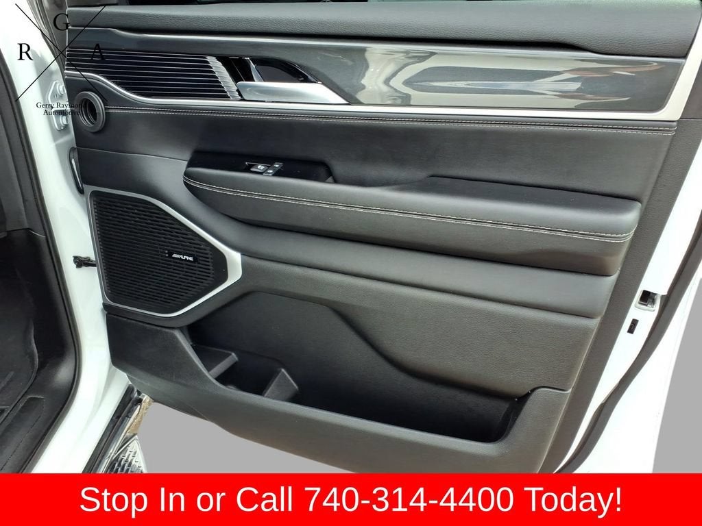 2023 Jeep Wagoneer Base