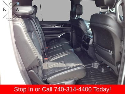 2023 Jeep Wagoneer Base